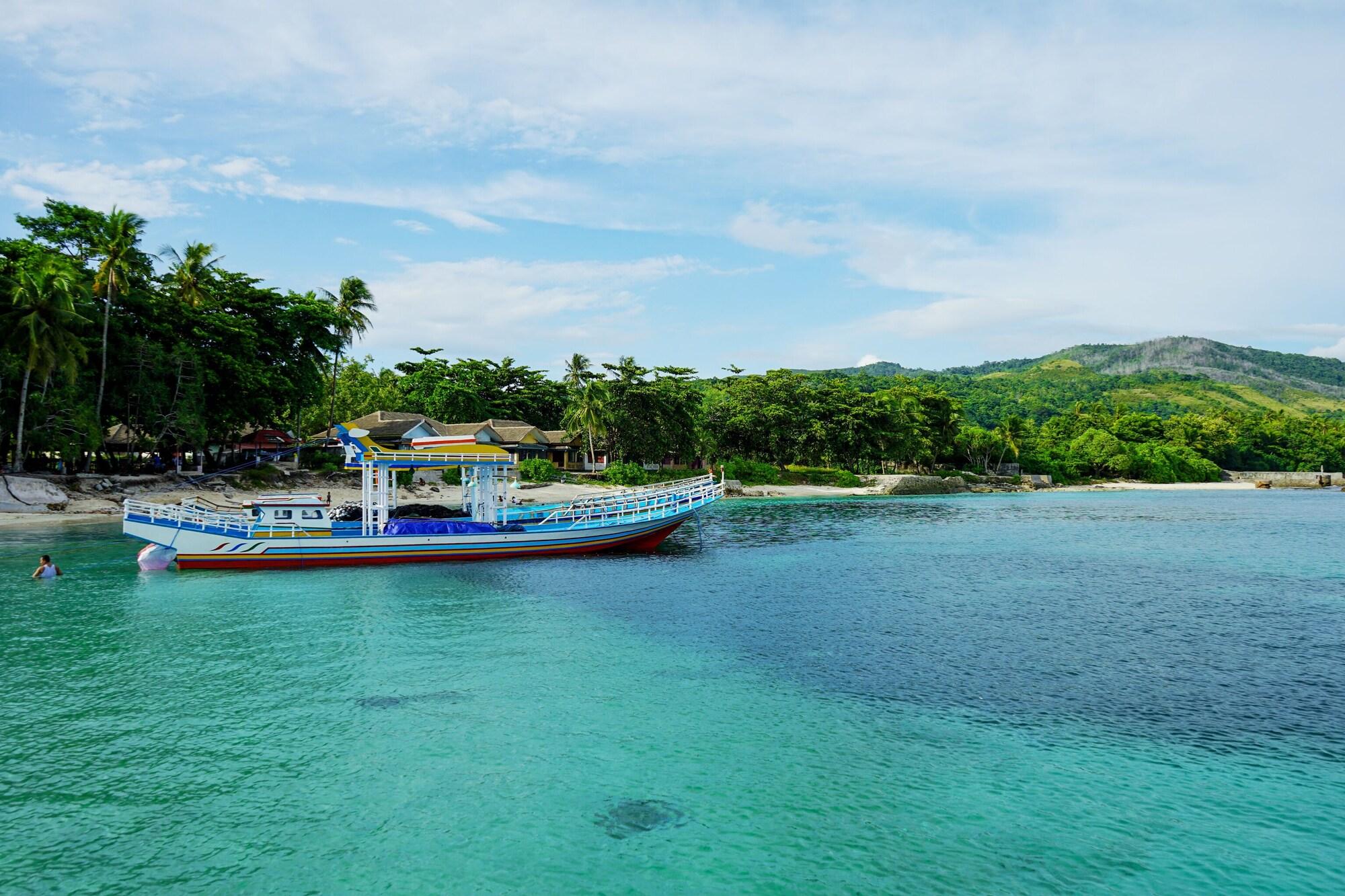 Hotel Santika Premiere Ambon Exterior foto