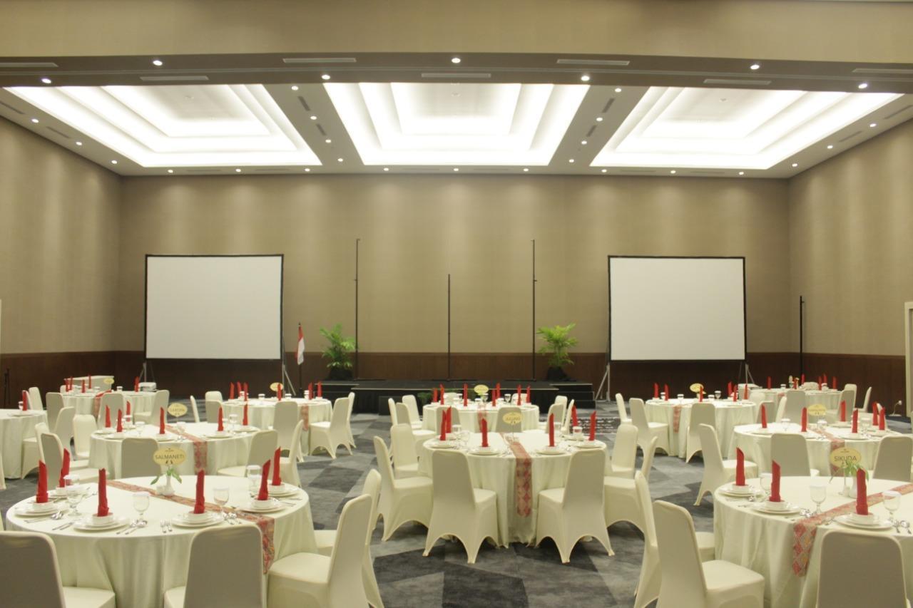 Hotel Santika Premiere Ambon Exterior foto